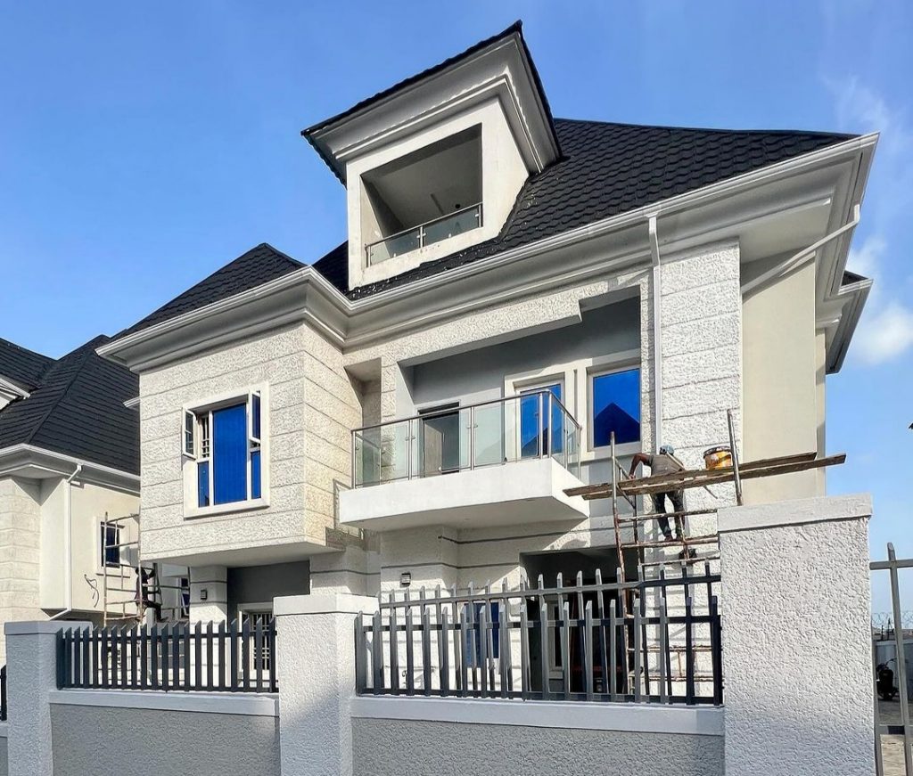 5 Bedroom Fully Detached Duplex with Boys Quarters for sale in Guzape Abuja 