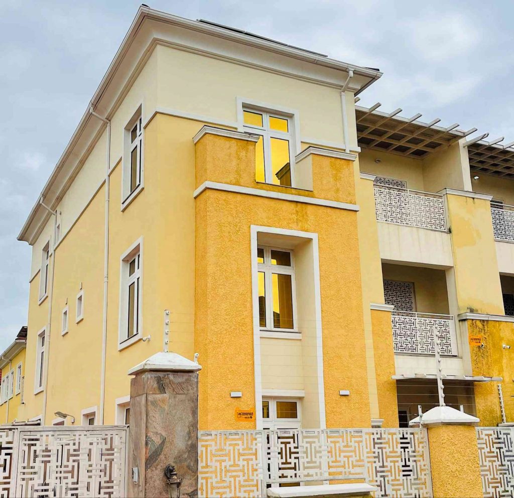 Fully Furnished & Serviced 5 Bedroom Semi-Detached Duplex for rent in Guzape District Abuja 