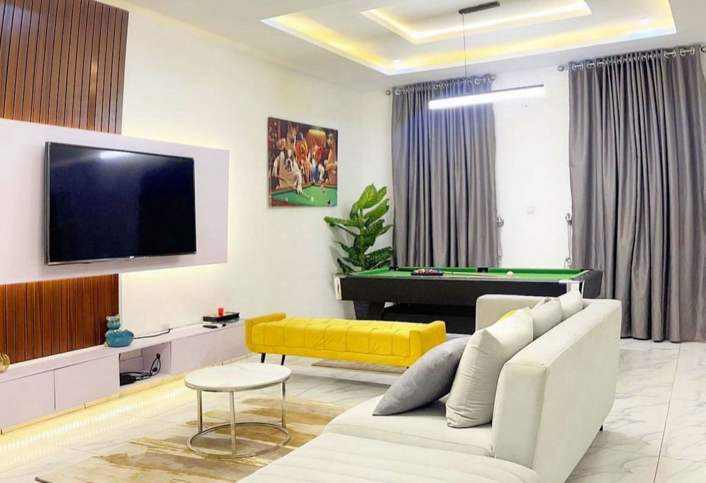 Exquisitely Furnished 2 Bedroom Shortlet Apartment in Guzape 