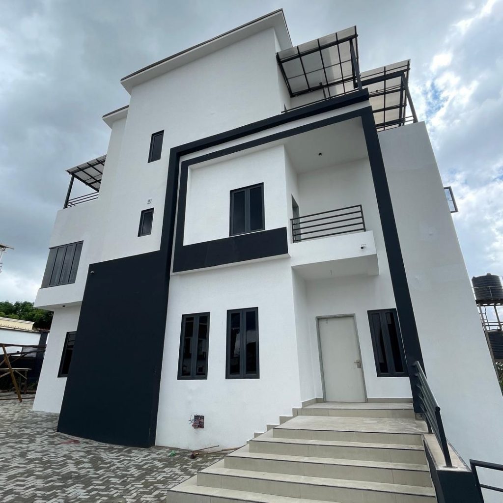 5 Bedroom Fully Detached Duplex with BQ